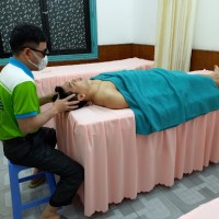 Dịch vụ xoa bóp bấm huyệt chữa đau đầu nào uy tín nhất tại Hà Nội